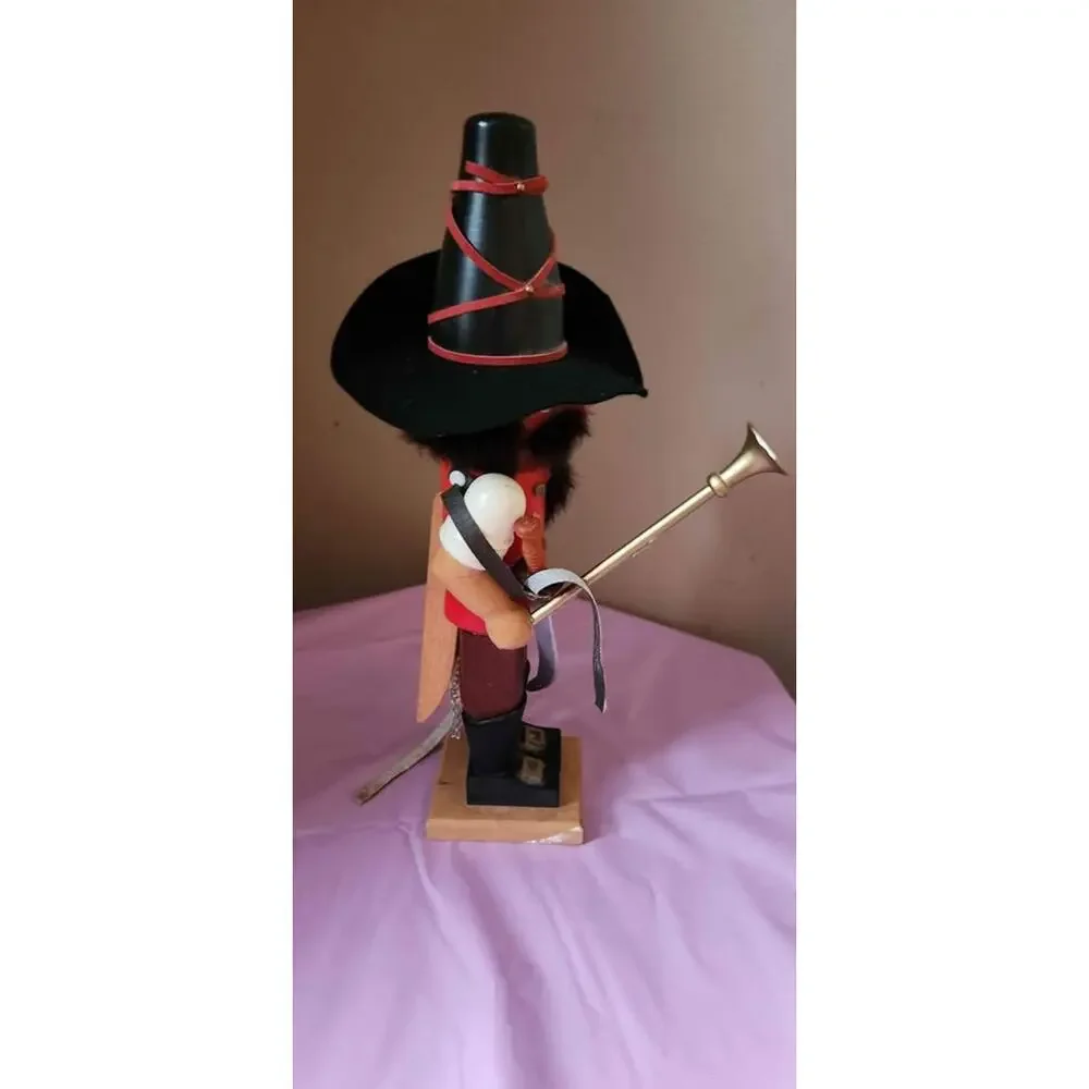 N/A nutcracker great